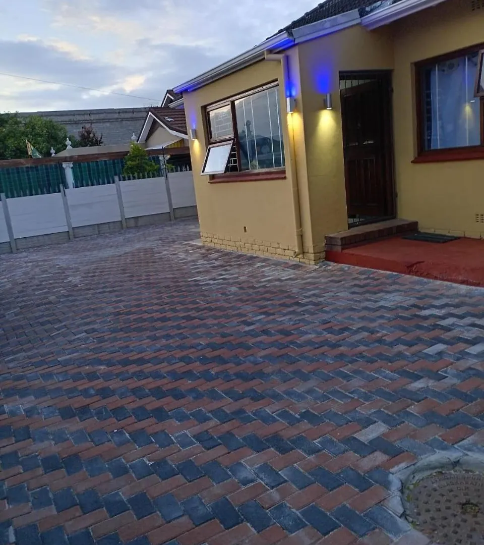 Ufc Guesthouse Bellville Le Cap